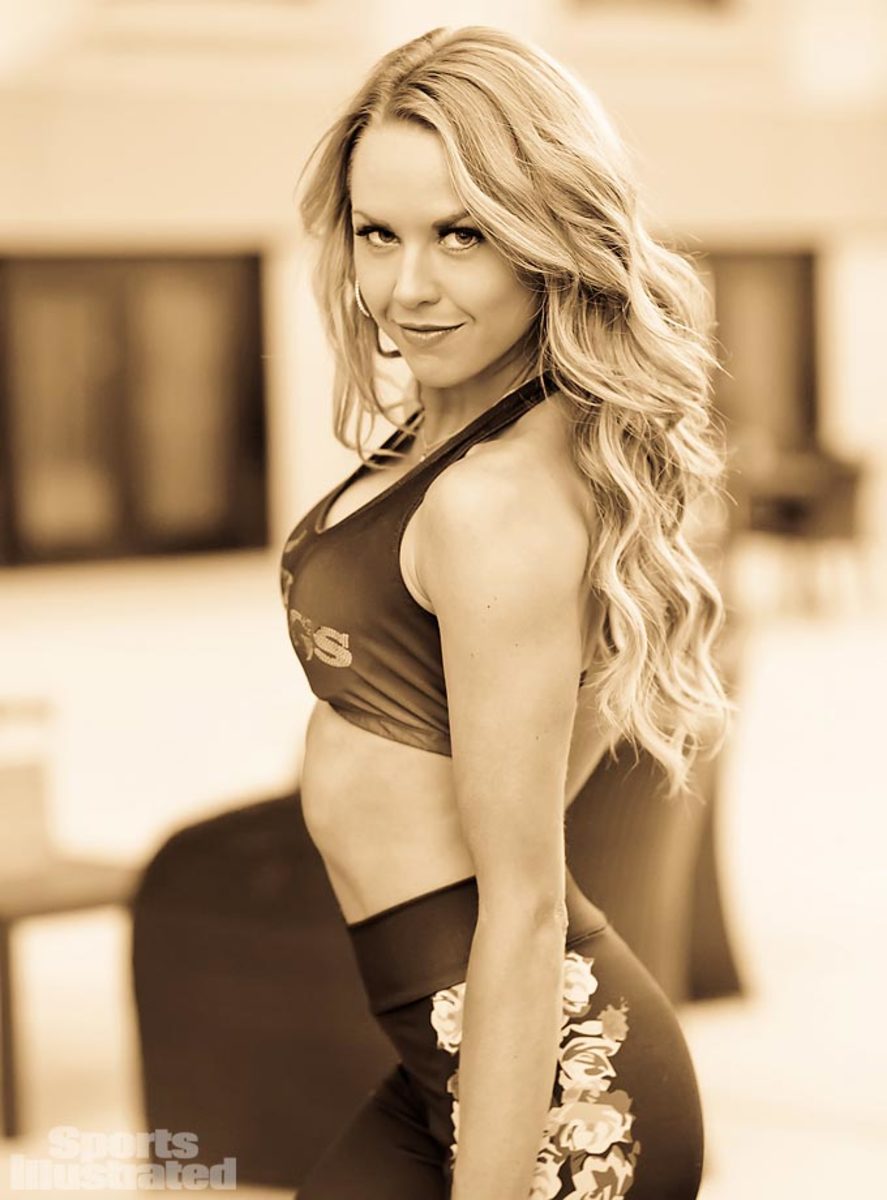 01-Kaylee_Exclusive-BY5_6424.jpg